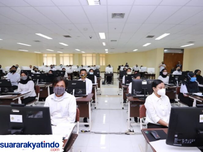 
					100 CPNS Mengundurkan Diri, Ini Sanksi Yang Menanti