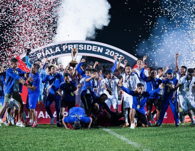 
					Arema FC Akhirnya menjadi Piala Presiden 2022. ( Foto; aremaofficial)