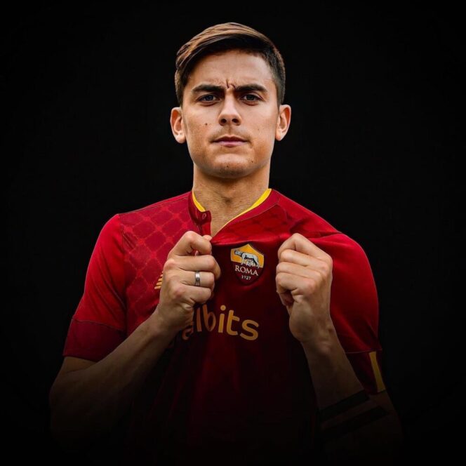 
					Resmi Dybala merapat ke AS Roma. ( Foto; Twitter Puthutea)