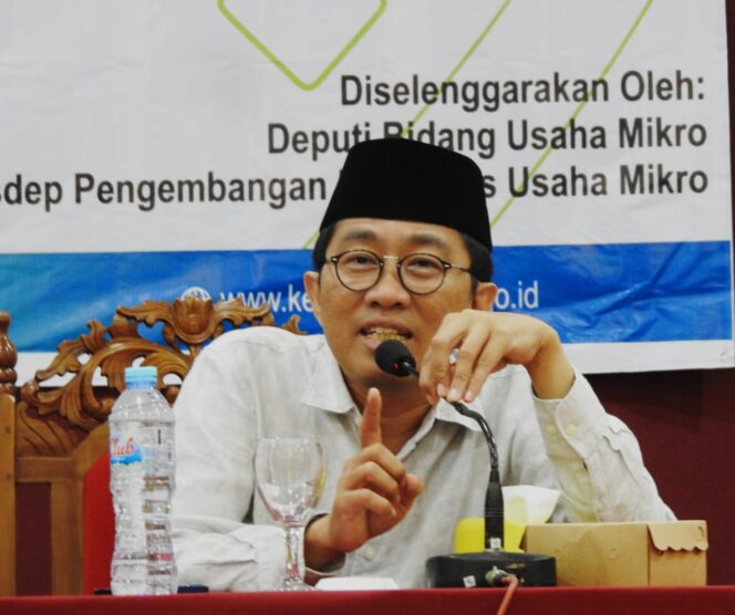 
					H. Faisol Riza Selaku Ketua Komisi VI DPR RI saat Mengisi acara.