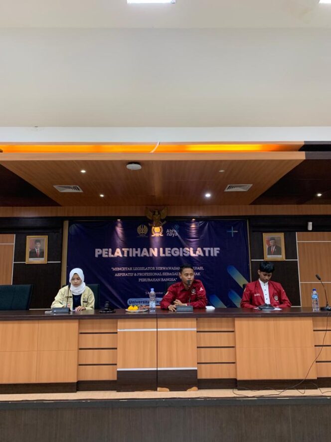 
					Forum Lembaga Legislatif Mahasiswa Indonesia (FL2MI) Jawa Timur. (Foto; SRI)