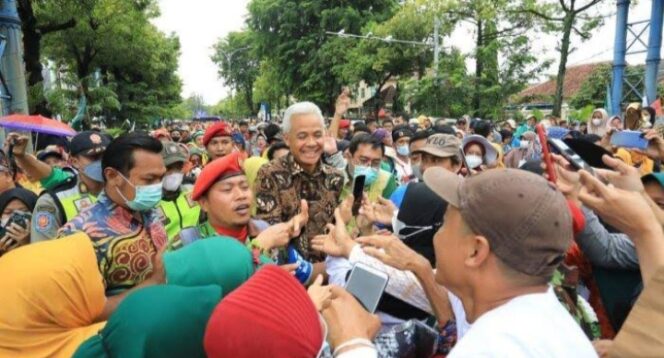 
					Ganjar Pranowo saat menyapa masyarakat. (Foto; Ilustrasi)