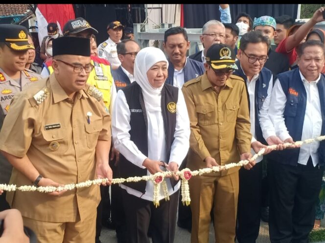
					Peresmian Jembatan Bailey oleh Gubernur Jawa Timur Khofifah Indar Parawansa.( Foto : R. Ajeng/suararakyatindo.com)