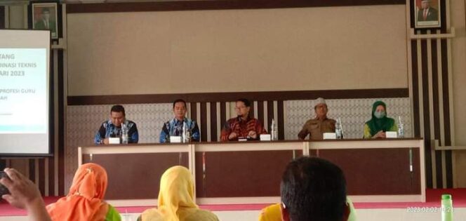 
					KPU Bawaslu Kabupaten Probolinggo Rapat Kordinasi dengan Kepala Dinas Pendidikan dan Kebudayaan. (Foto: SRI)