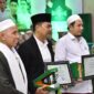Puncak Resepsi Satu Abad NU, PCNU Kota Kraksaan Serahkan Penghargaan ke Empat Muasis Pendiri NU Kota Kraksaan