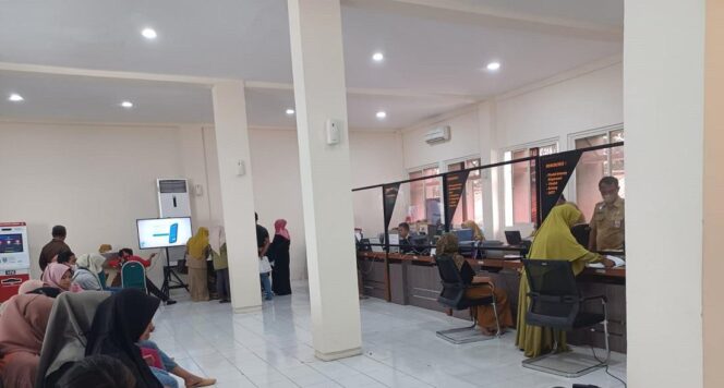 
					Pelayanan di disdukcapil Kabupaten Probolinggo. (Foto; Istimewa)