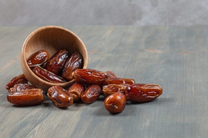 
					Manfaat konsumsi buah kurma saat buka puasa. (Foto: Freepik.com)