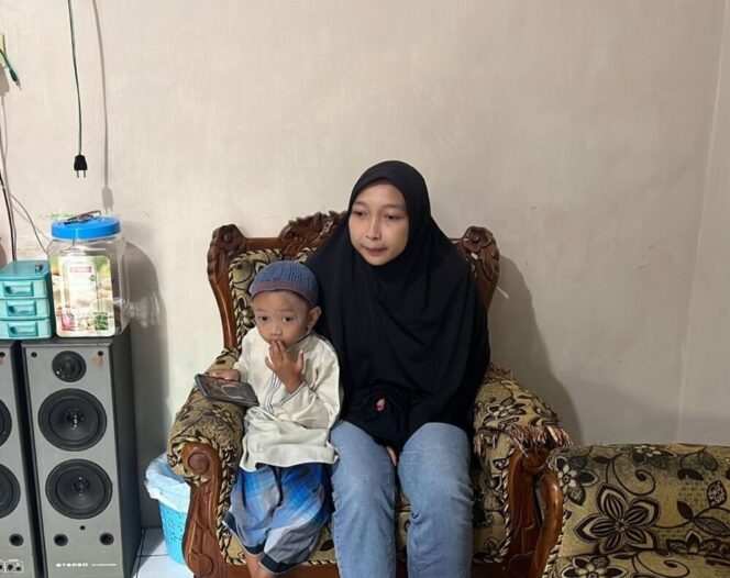 
					Dapat Undian Umroh Kloter Ke 2 Dari H. Faisol Riza, Pedagang Seblak Pasuruan. (Foto: SRI)