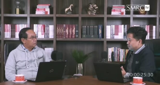 
					Saiful Mujani Saat live di YouTube SMRC. (Foto: YouTube SMRC)
