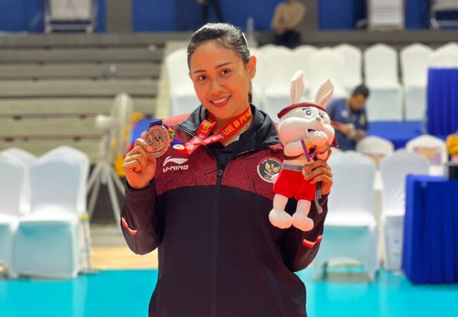 
					Atlet perempuan asal Probolinggo Jawa Timur Yulis Indahyani berhasil meraih medali perunggu SEA Games cabang olahraga. (Foto: Humas Probolinggo)