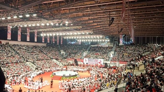 
					Mahfud MD saat hadiri acara Musyawarah Rakyat (Musrah) Indonesia pada Sabtu (14/5/2023). (Foto: Antara)