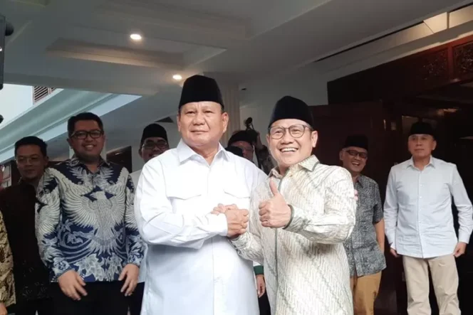 
					Prabowo dan Muhaimin Iskandar saat berjabat tangan. (Foto; ig @cakiminow)