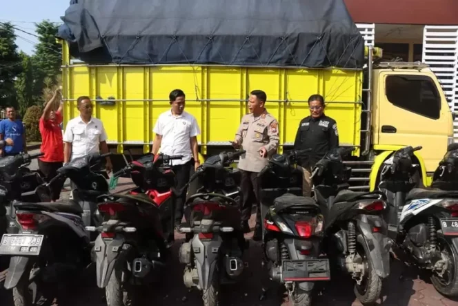 
					Tak Disangka, Aksi Penyelundupan Sepeda Motor Menuju Lumajang Digagalkan Polres Probolinggo Kota