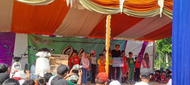 
					H. Faisol Riza Saat foto bersama Seusai Penyerahan SK PIP. (Foto; SRI)