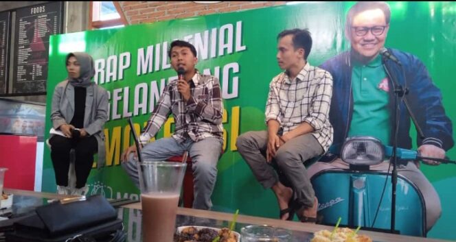 
					Puluhan pemuda Milenial NU Bondowoso diskusi sosok pemimpin Muhaimin Iskandar yang tepat untuk Bangsa Indonesia. (Foto: Istimewa)