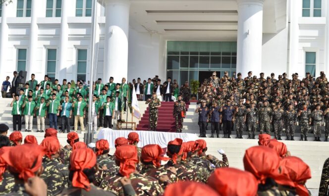 
					Ribuan Banser di Pasuruan Jawa Timur peringati Harlah GP Ansor dan Hari Lahir Pancasila menggelar apel kebangsaan. (Foto: Banser Pasuruan)