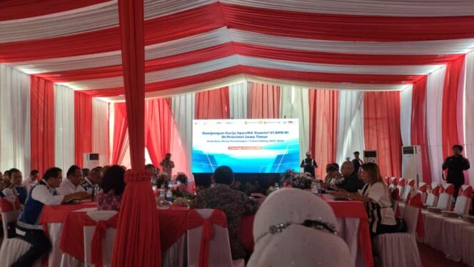 
					Saat acara seremonial tinjauan tol Probowangi berlangsung. (Foto; SRI)