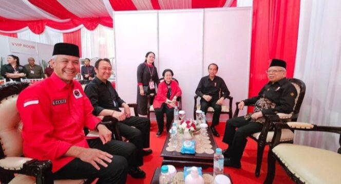 
					Megawati saat pertemuan dengan Jokowi dan Ma'ruf Amin. (Foto; ig @presidenmegawati)