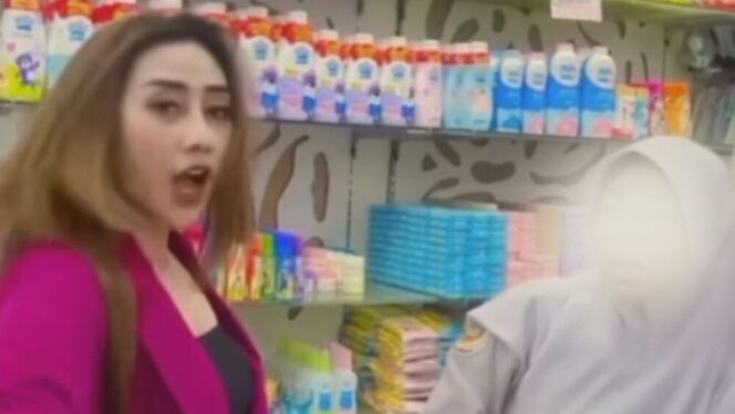 
					Salah satu Bhayangkari Labrak Salah Satu Siswi magang di KDS. (Foto; ist/ilustrasi)