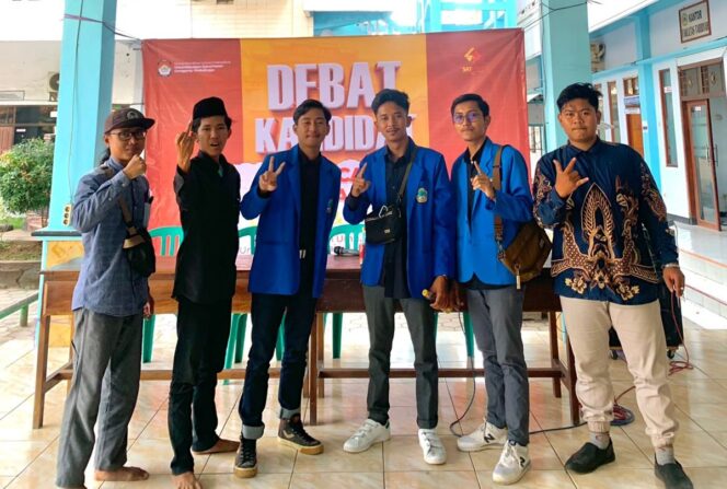 
					Saat foto bersama di sela-sela pemilihan Presma. (Foto; SRI)