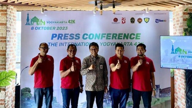 
					Jajaran Penyelenggara Event TIY42K. (Foto: Istimewa)