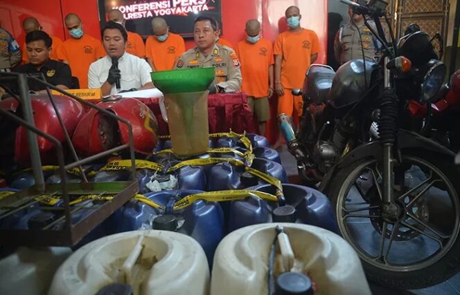 
					Kasatreskrim Polresta Jogja, AKP Archye saat jumpa pers di halaman Mapolresta Jogja, Rabu (20/09/2023). (Foto: Istimewa)