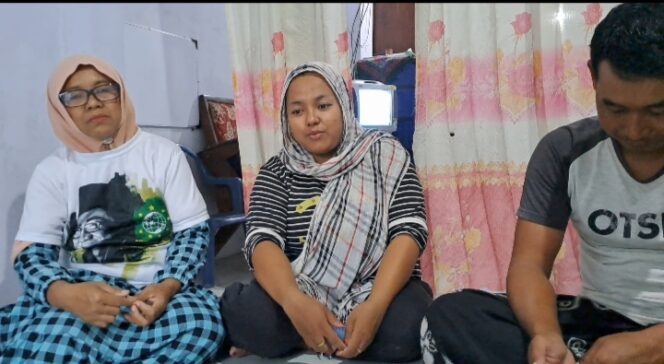 
					Nawiyah Asal Gending Probolinggo berangkat Umroh Gratis dari H. Faisol Riza. (Foto: SRI)