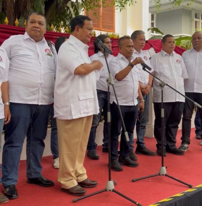 
					Persaudaraan 98 saat deklarasi Prabowo-Gibran. (Foto: ist/ilustrasi)