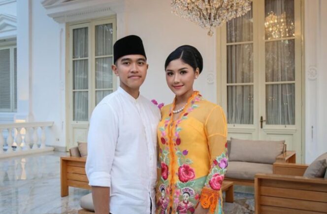 
					Kaesang dan Istrinya saat foto bersama. (Foto: Ig @kaesangp)