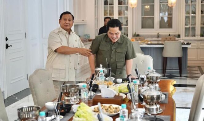 
					Prabowo Subianto saat makan bareng dengan Erick Thohir. (Foto: Ig @prabowo)