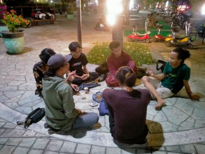 
					Saat melakukan diskusi sedulur tunggal kopi. (Foto: SRI)