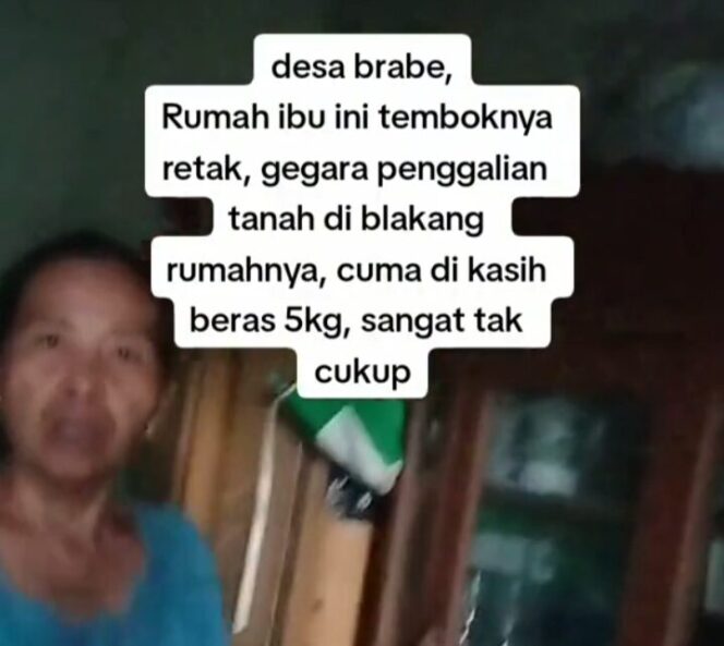 
					Ibu-ibu ini marah karena rumahnya retak-retak akibat penggalian tanah di belakang rumahnya. (Foto: ist/ilustrasi)