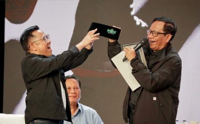 
					Muhaimin Iskandar dan Mahfudz Md Saat foto bersama. (Foto: Ist/ilustrasi)