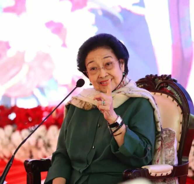 
					Megawati Sukarnoputri putri saat mengisi acara. (Foto: Antara)