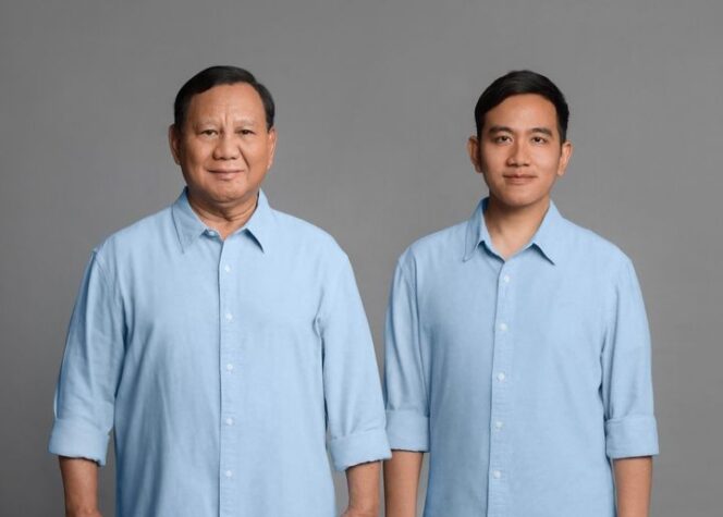 
					Prabowo Subianto saat bersanding dengan Gibran Rakabuming Raka. (Foto: Ig @prabowo)