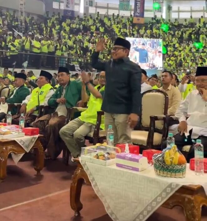 
					Muhaimin Iskandar saat menyapa masyarakat jawa timur. (Foto: Ig @cakiminow)