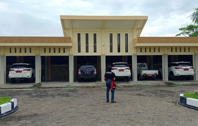 
					Empat unit Mobil Dinas baru untuk Pimpinan DPRD Kabupaten Probolinggo. (Foto: Istimewa)