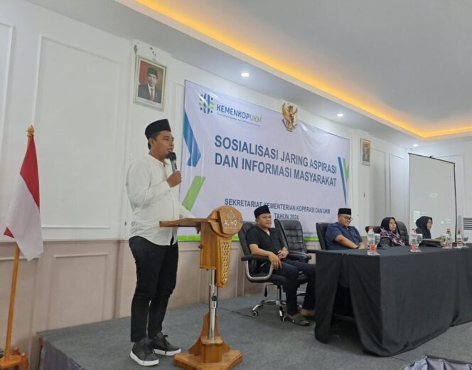 
					Zanal Arifin Saat memberikan semangat kepada para pelaku usaha kecil dan menengah. (Foto: SRI)