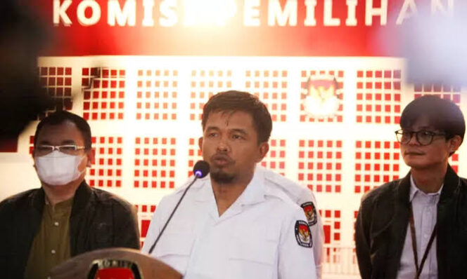 
					Ketua Divisi Teknis KPU, Idham Holik. (Foto: Jawapos)