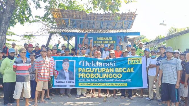 
					Paguyuban Becak Probolinggo saat foto bersama untuk Mendukung Zainal Arifin Bupati Probolinggo. (Foto: SRI)