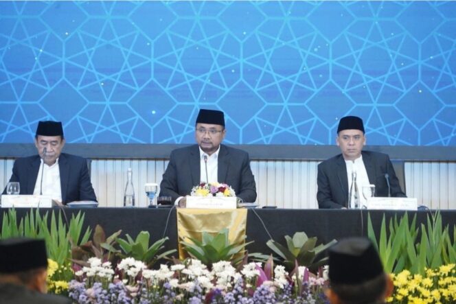 
					Jajaran Kementerian Agama saat melakukan sidang. (Foto: Ig @gusyaqut)