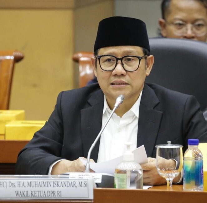 
					Muhaimin Iskandar saat rapat di internal. (Foto: IG @cakiminow)