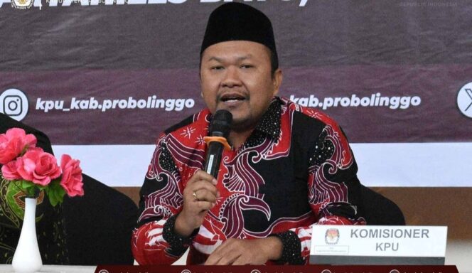 
					Ketua KPU Kabupaten Probolinggo saat sambutan. (Foto: Ig @kpu_kab.probolinggo)