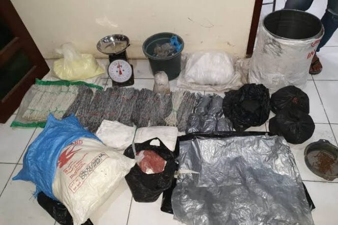 
					Bahan peledak jenis mercon di amankan polres Probolinggo. (Foto: Ist/ilustrasi)