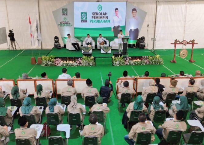 
					Saat Muhaimin Iskandar mengisi acara sekolah pemimpin perubahan. (Foto: Ig @cakiminow)