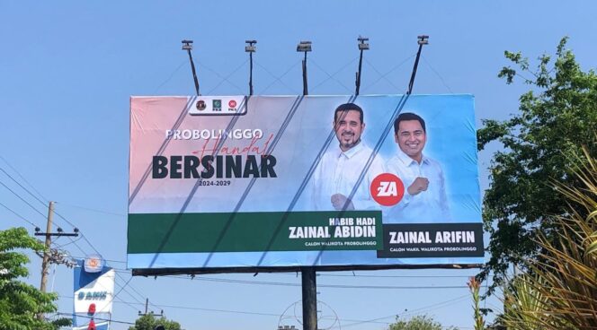 
					Baliho besar Pasangan Calon Walikota dan Calon Wakil Walikota Probolinggo terpampang di wilayah Kota Probolinggo. (Foto: Suararakyatindo)