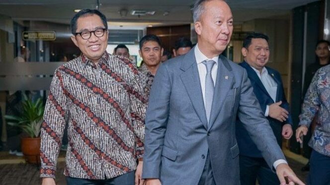 
					Menteri Perindustrian Agus Gumiwang Kartasasmita dan Wakil Menteri Perindustrian Faisol Riza saat menghadiri acara Silaturahim sambut menteri Perindustrian dan Wakil Menteri Perindustrian di Jakarta, Selasa (22/10/2024). Foto: Ist