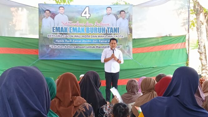 
					Dengar Keluhan Warga Pakistaji Probolinggo, Zainal Arifin: Fokus Perbaikan Infrastruktur