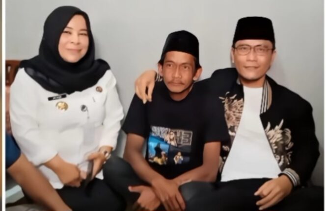 
					Gus Miftah saat meminta maaf kerumah Penjual Es (Pedagang Kaki Lima)/Net