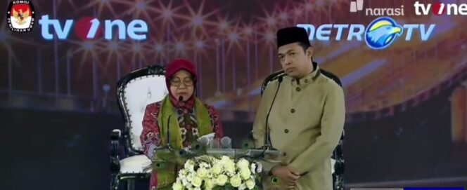 
					Tri Rismaharini dan Gus Hans saat melakukan debat Pilgub Jatim. (Foto: @trirismaharini)